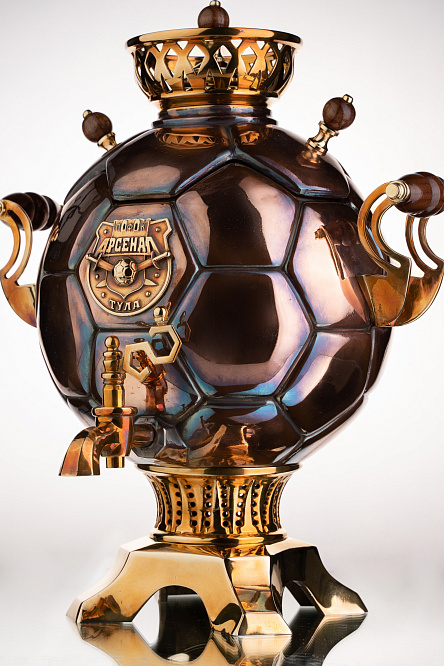 фото Эксклюзивный самовар Мяч с логотипом ФК Арсенал, цвет патина интернет магазина Придворный Фабрикантъ